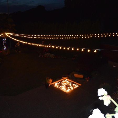 1-Bedroom Seaview Guesthouse On Seattle Luxury Estate With Views Of Olympic Mountains Exterior photo