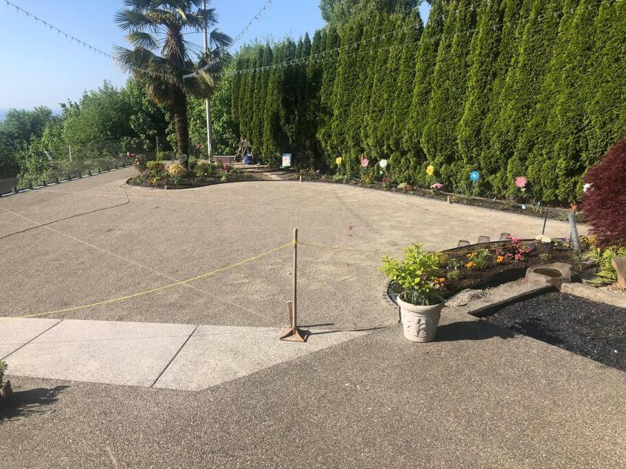 1-Bedroom Seaview Guesthouse On Seattle Luxury Estate With Views Of Olympic Mountains Exterior photo