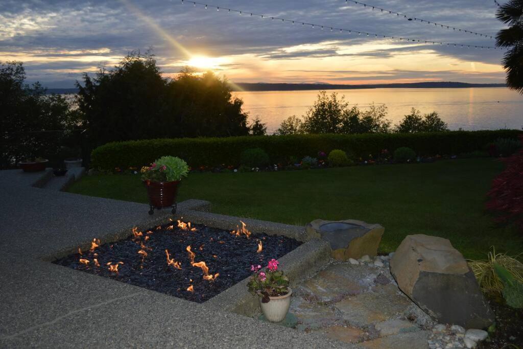 1-Bedroom Seaview Guesthouse On Seattle Luxury Estate With Views Of Olympic Mountains Exterior photo