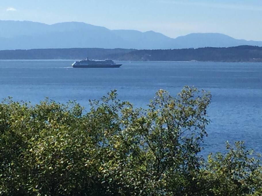 1-Bedroom Seaview Guesthouse On Seattle Luxury Estate With Views Of Olympic Mountains Exterior photo
